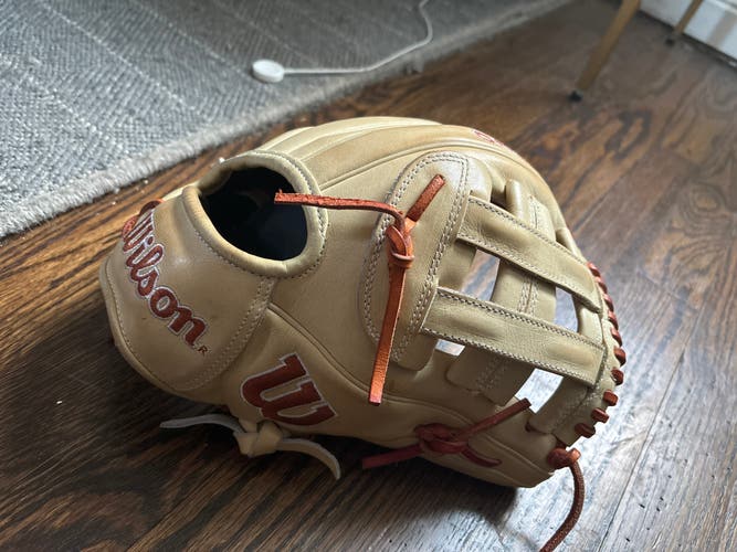 Infield 11.5" A2000 Baseball Glove