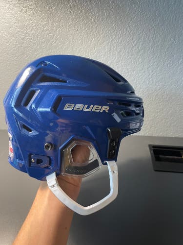 Like New Small Bauer Re-Akt 150 Helmet