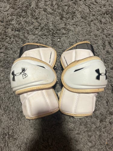 Used Medium Under Armour Command Pro Arm Pads