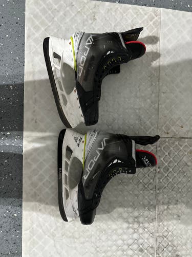 Used Bauer   Size 7 Vapor Hyperlite Hockey Skates