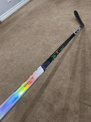 P28 65 Flex Custom Black Senior Left Hand P28 Pro Stock JetSpeed FT6 Pro Hockey Stick