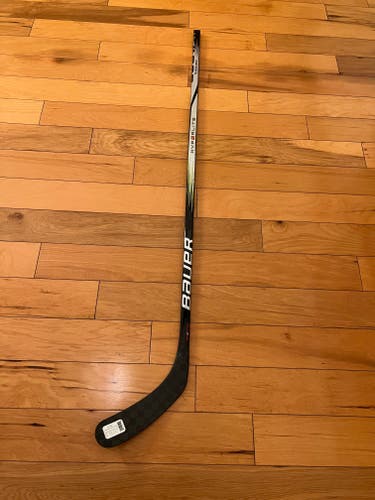 New Bauer Hyperlite 2 Hockey Stick P92/77 Flex/Right Handed