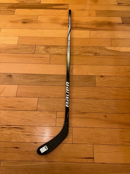 New Bauer Hyperlite 2 Hockey Stick P28/70 Flex/Right Handed