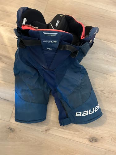 Senior Medium Bauer Vapor Hyperlite Hockey Pants