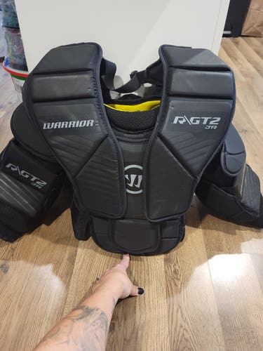 Used Small / Medium Warrior Ritual GT2 Goalie Chest Protector