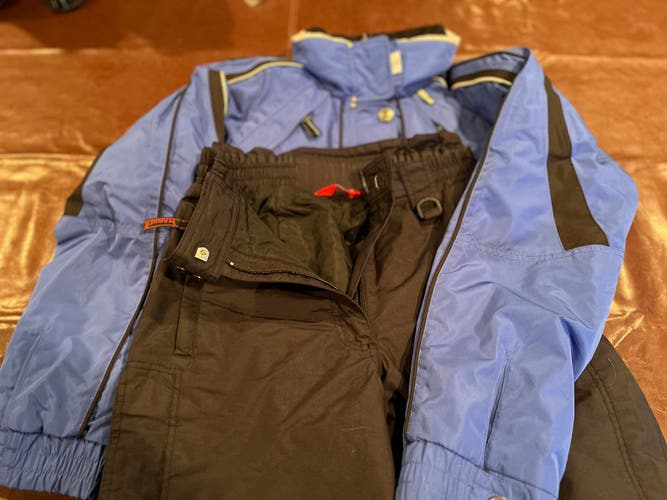 Women’s Ski outfit (size 8) jacket with black snow ski pants