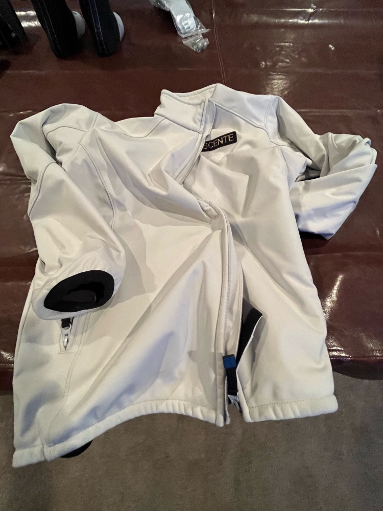 White Used Medium/Large Descente Jacket
