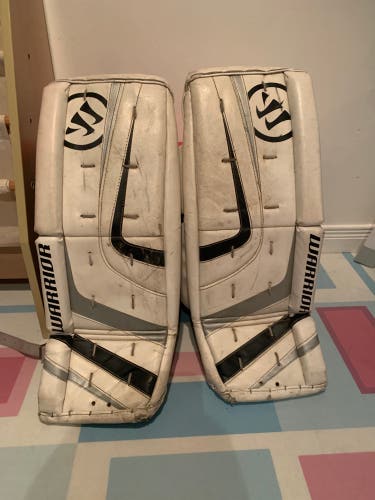 Full Bauer Goalie Junior Skate Without Skate And One Set Off Warrior Goalie Pad