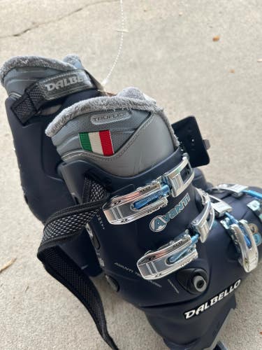 Used Dalbello Avanti Ski Boots, Mondo 23 & 23.5
