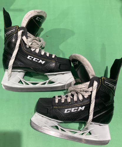 Used Junior CCM Tacks 9350 Hockey Skates 2.0 D
