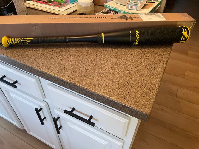 Used USSSA Certified 2023 Easton Composite Hype Comp Bat (-8) 22 oz 30"