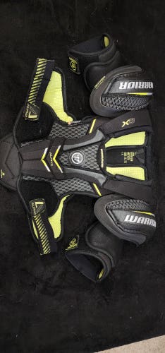 Junior Used Medium Warrior Alpha QX Shoulder Pads