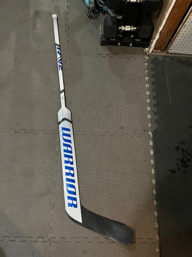 Lightly used 25” Warrior V2 Pro+ Goalie stick Pro Stock