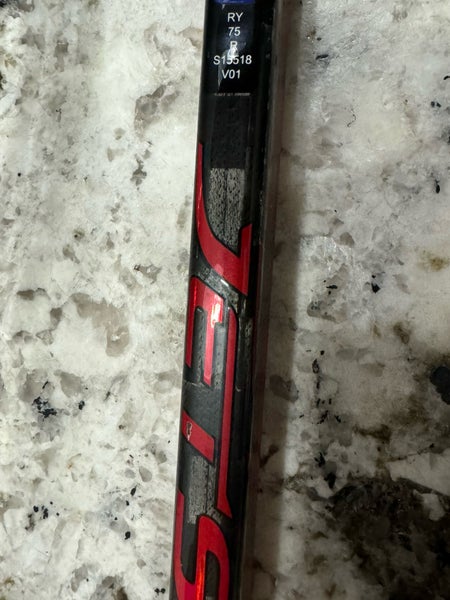 Senior Right Handed 75 Flex P28 Pro Stock Jetspeed FT4 Pro Hockey Stick