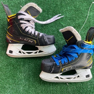CCM Super Tacks Hockey Skates | Junior 3 | Regular