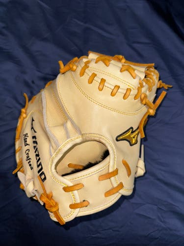 Mizuno Pro 33.5” Catchers Mitt