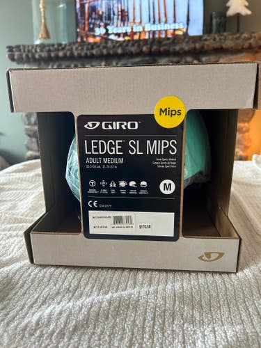 Unisex New Medium Giro SL MIPS Helmet FIS Legal