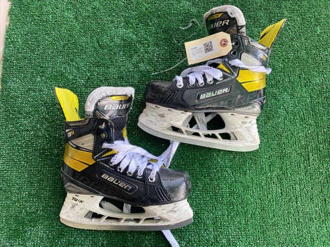Junior Used Bauer Supreme 3S Hockey Skates D&R (Regular) 2.0