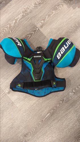 Junior Used Small Bauer X Shoulder Pads