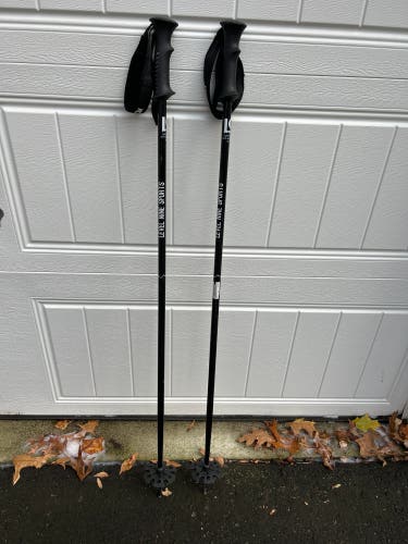 Ski poles 44 in Used