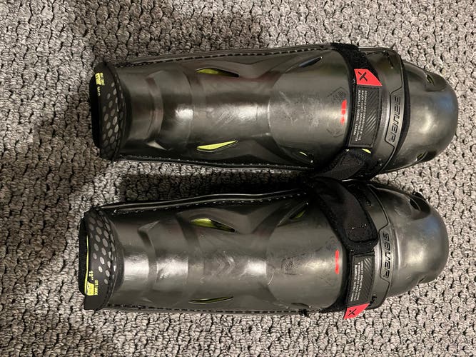 Used Bauer 12"  Vapor 3X Pro Shin Pads