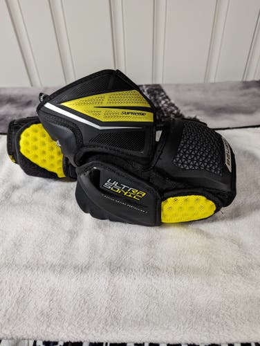 Used Bauer UltraSonic Elbow Pads, Sz Med