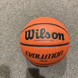 Used Women's Wilson Evolution Basketball (28.5")