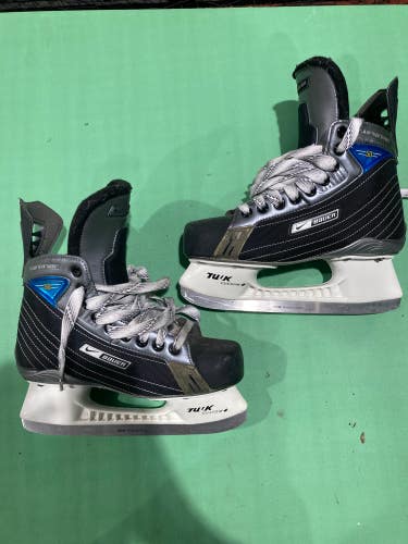 Used Junior Bauer Supreme 50 Hockey Skates 4.0 D