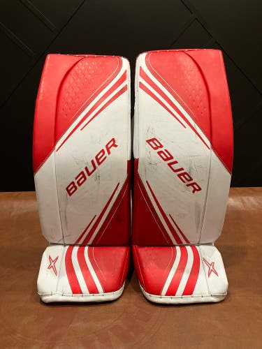 Medium Bauer Vapor 2X Goalie Leg Pads