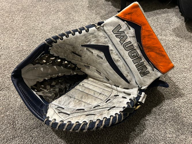 Vaughn goalie glove