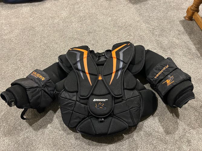 Used Medium Vaughn Velocity V7 XF Pro Carbon Goalie Chest Protector