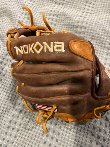 Used Right Hand Throw Infield Baseball Glove 10.5"
