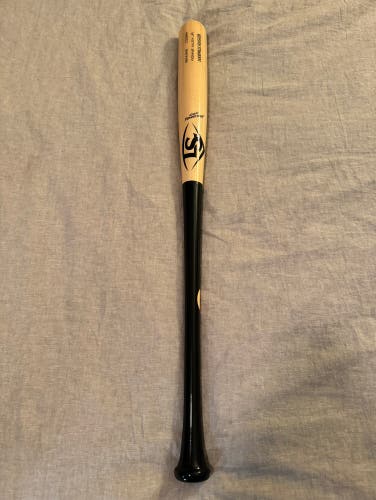 Pro Grade Louisville Slugger Wood Bat