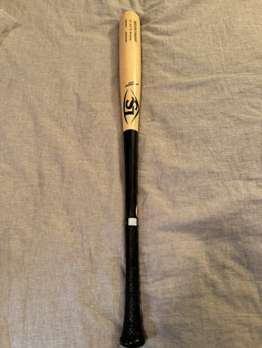 Pro Grade Louisville Slugger Wood Bat