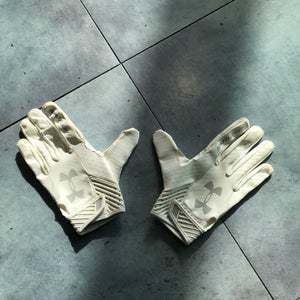 Used Large Under Armour WR Football Gloves
