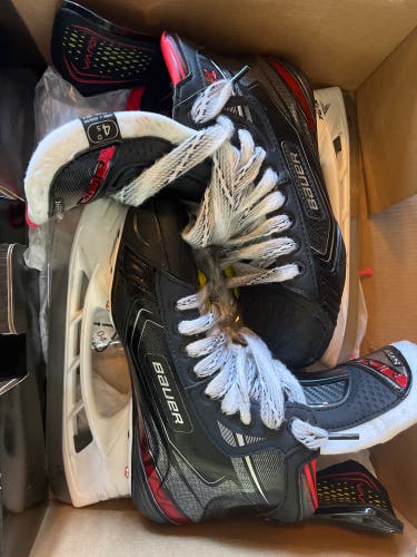 Used Bauer Regular Width Size 4.5 Vapor 2X Hockey Skates