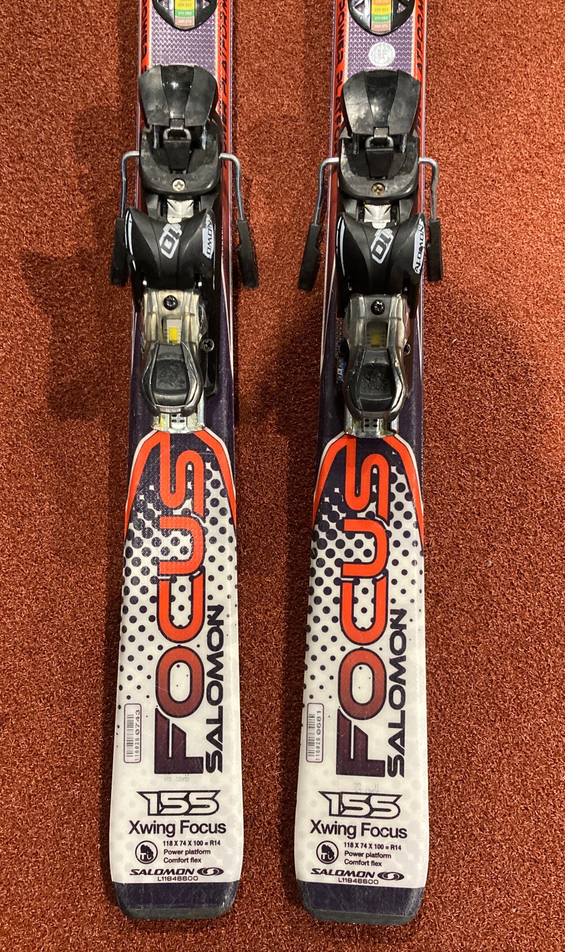 Used Salomon XWing Focus 155cm Skis w/Salomon Z10 bindings