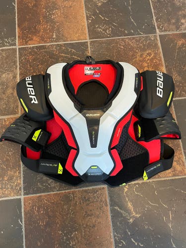 Used XL Bauer Vapor Hyperlite Shoulder Pads