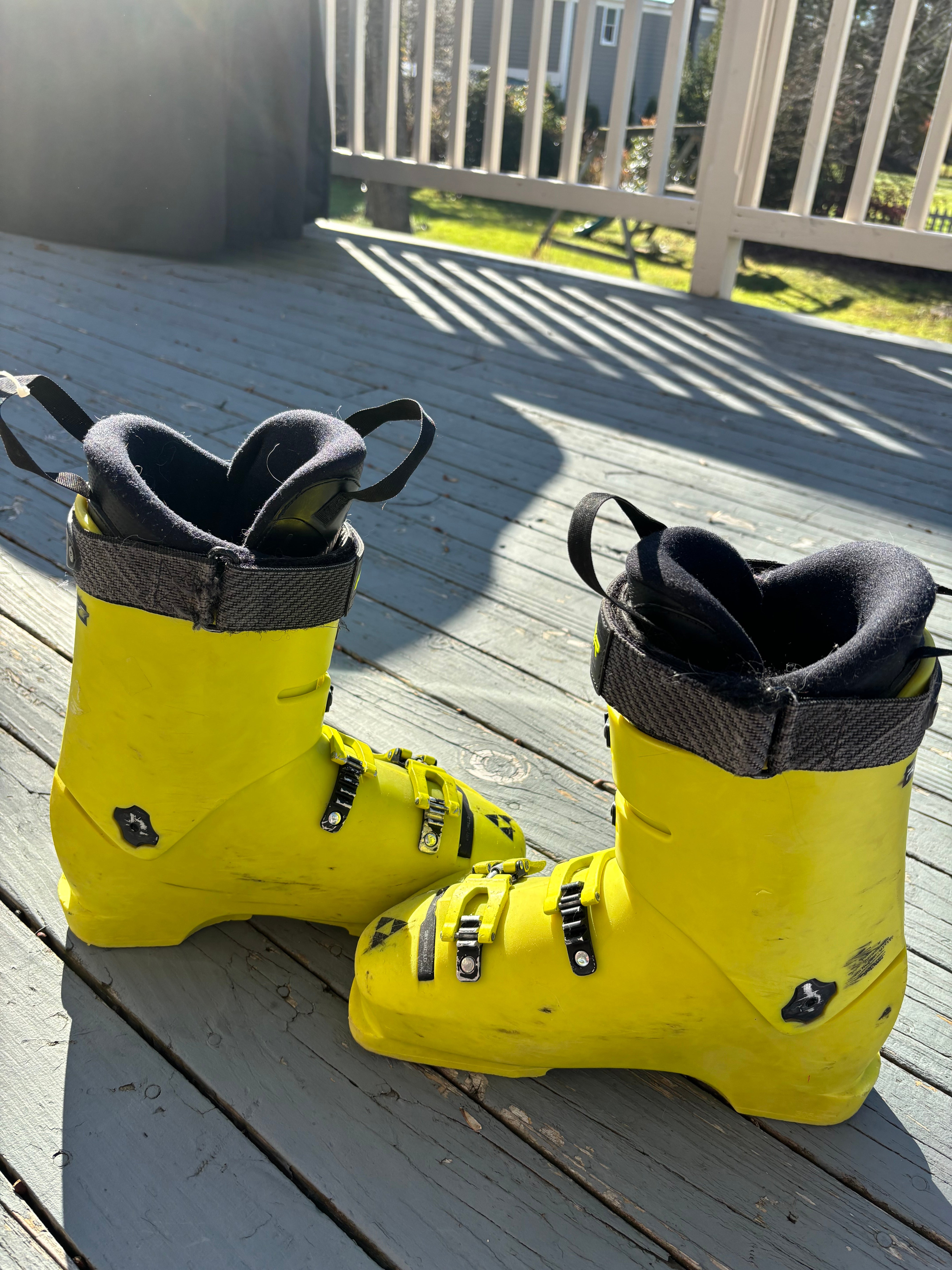 Unisex Used Fischer Racing RC4 Podium 70 Ski Boots | SidelineSwap