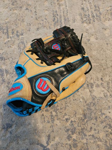 Used Wilson Right Hand Throw Infield A500 Baseball Glove 11.5"