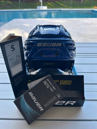 New Small Bauer Re-Akt 150 Helmet