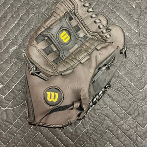 ¡  Wilson Broken In Infield 11.25" A200 Baseball Glove