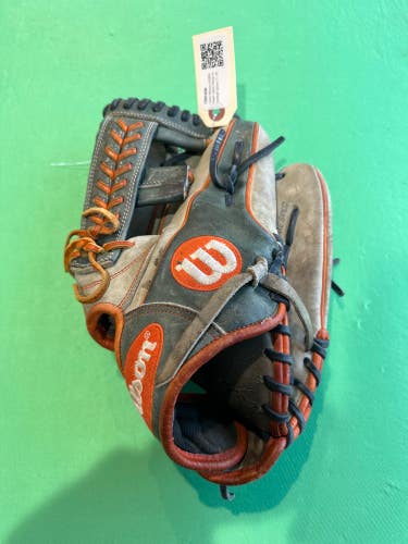 Used Wilson A2000 Right Hand Throw Baseball Glove 11.75"
