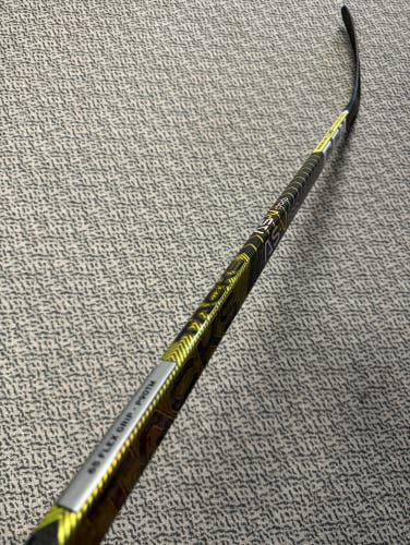CCM AS-V Pro 65 flex P90TM Curve right hand stick