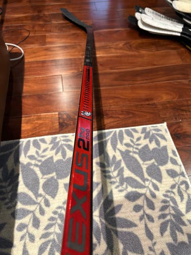 Intermediate LH 55 Flex P88 No Grip Pro Stock Nexus 2N Pro Hockey Stick