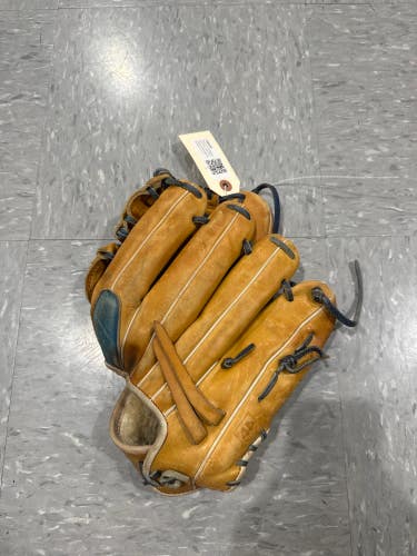 Used 44 Pro Signiture Series Left Hand Throw Infield Baseball Glove 11.75"