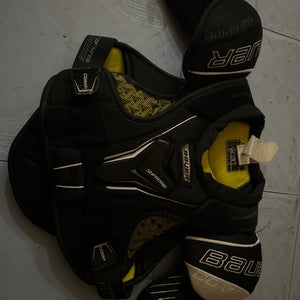 Used Small / Medium Bauer  Supreme Comp Shoulder Pads