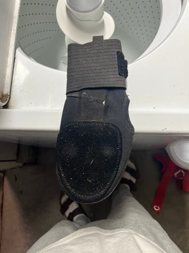 Black Used Senior EvoShield Wrist Guards Sliding mitt (LEFT HAND)