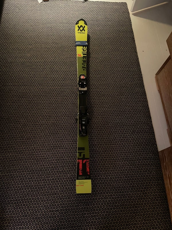 Used Men's 2020 Volkl 145 cm Racing Racetiger SL Skis With Bindings Max Din 10