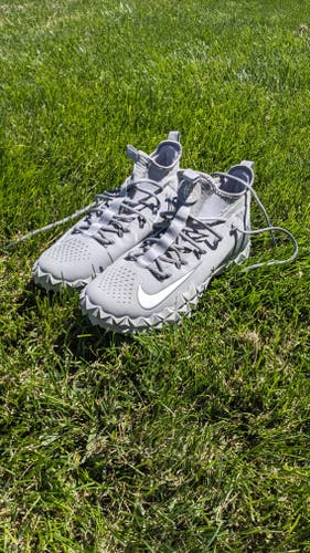 Gray Adult New Men's Size 11.5 (Women's 12.5) Turf Cleats Nike Mid Top